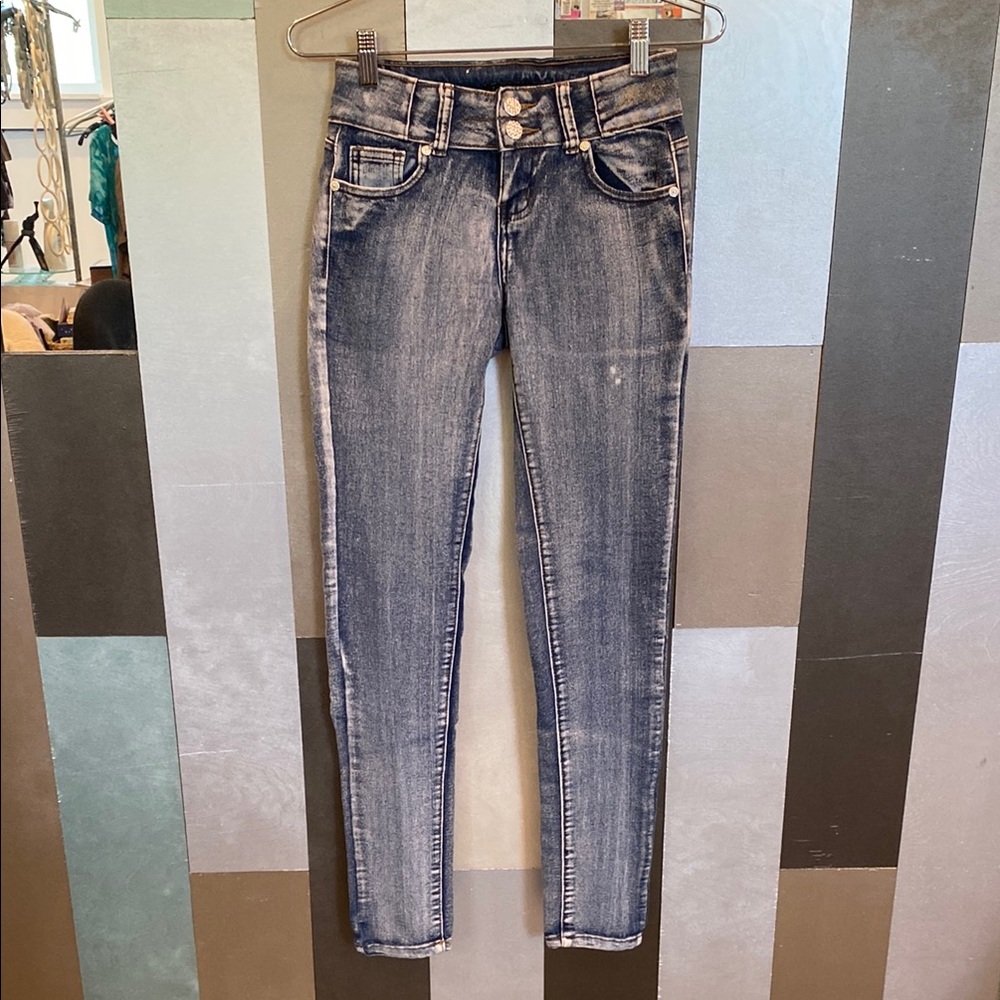 Vintage 90s Y2K Women's Blue Denim Jeans with a Grunge Distressed Vibe